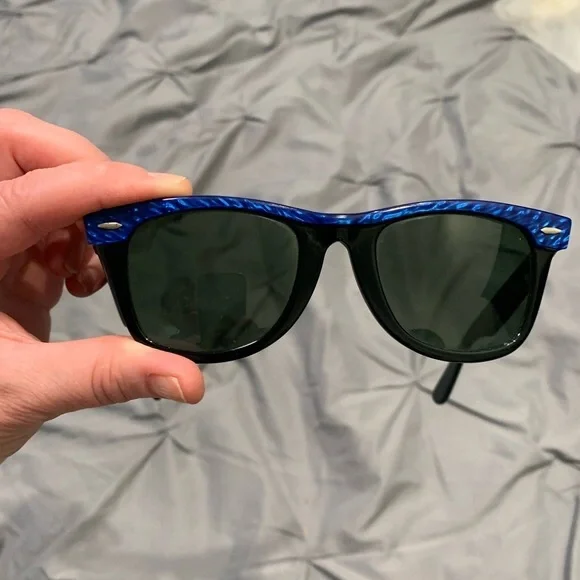 Ray-Ban Vintage Blue Wayfarer Sunglasses with Brown Leather  display picture 1